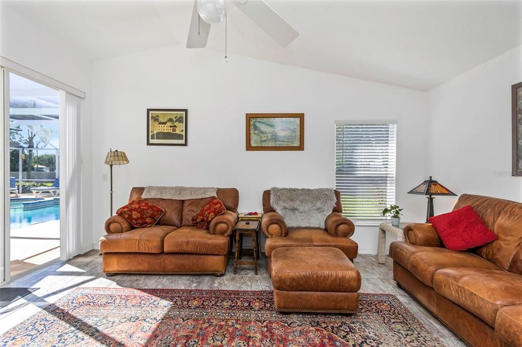 待售: $599,900 (3 贝兹, 2 浴室, 1714 平方英尺)