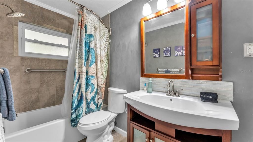 For Sale: $375,000 (2 beds, 1 baths, 1008 Square Feet)