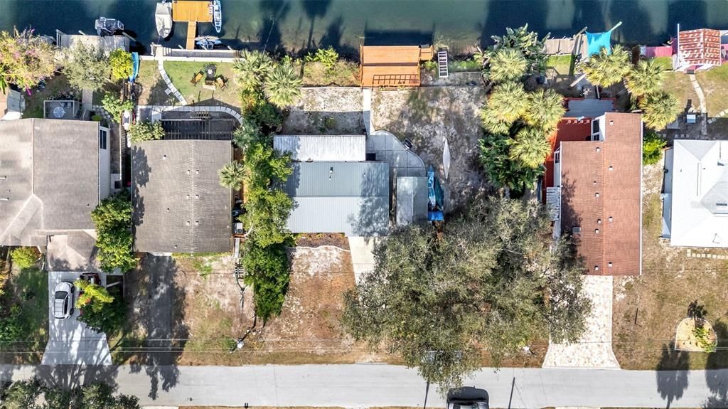 For Sale: $375,000 (2 beds, 1 baths, 1008 Square Feet)