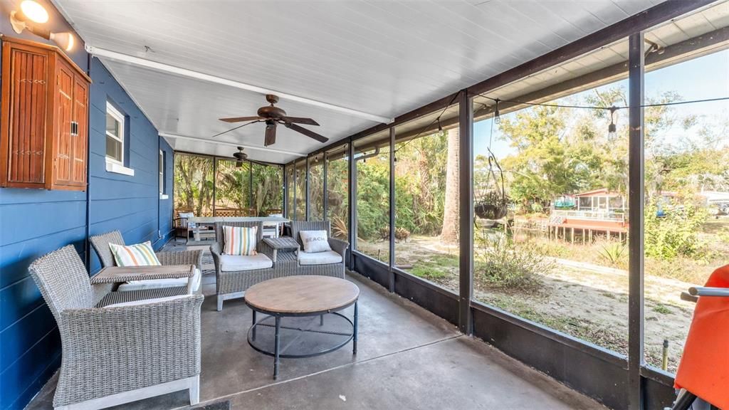 For Sale: $375,000 (2 beds, 1 baths, 1008 Square Feet)