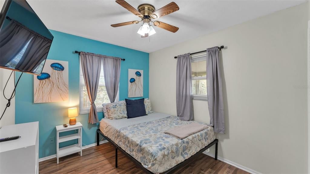 For Sale: $375,000 (2 beds, 1 baths, 1008 Square Feet)