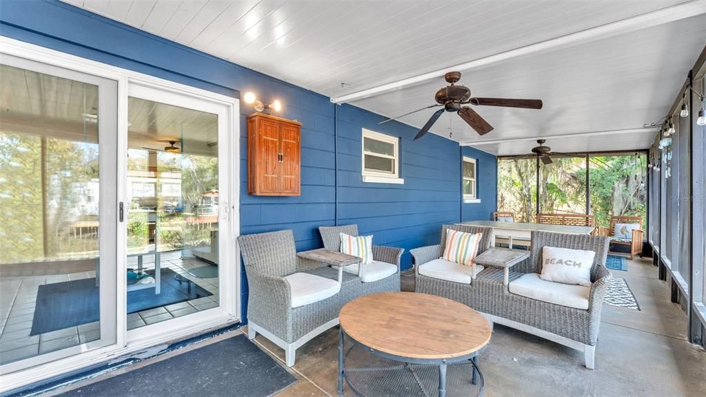 For Sale: $375,000 (2 beds, 1 baths, 1008 Square Feet)