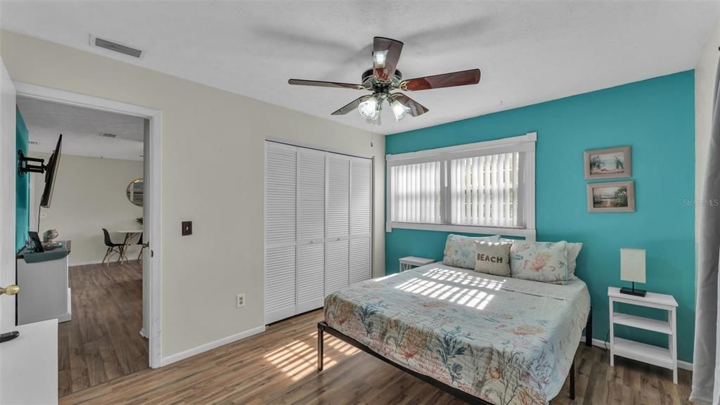 For Sale: $375,000 (2 beds, 1 baths, 1008 Square Feet)