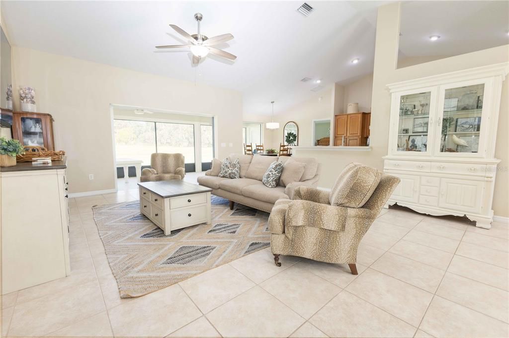 待售: $450,000 (3 贝兹, 2 浴室, 1954 平方英尺)