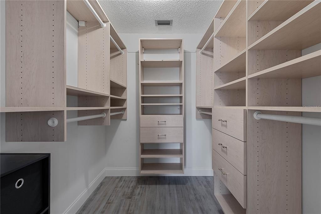 For Sale: $675,000 (3 beds, 2 baths, 2224 Square Feet)