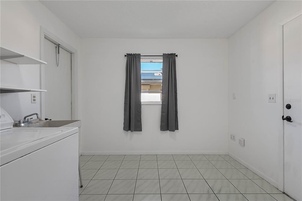 For Sale: $675,000 (3 beds, 2 baths, 2224 Square Feet)