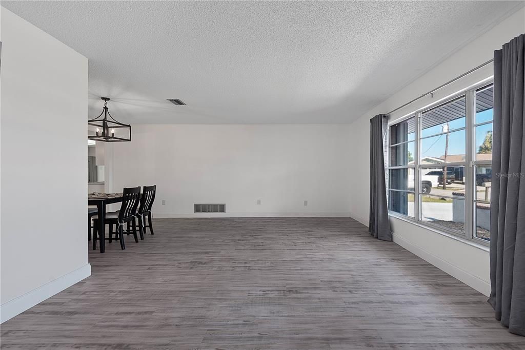 For Sale: $675,000 (3 beds, 2 baths, 2224 Square Feet)