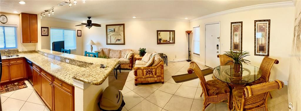 For Sale: $345,000 (2 beds, 2 baths, 870 Square Feet)
