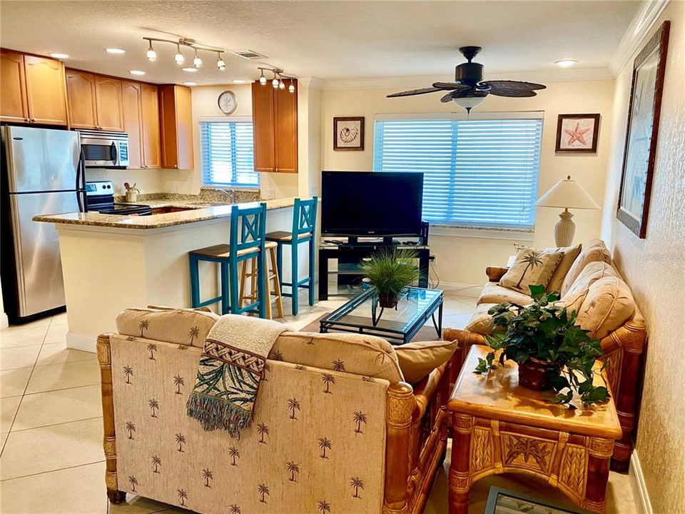 For Sale: $345,000 (2 beds, 2 baths, 870 Square Feet)