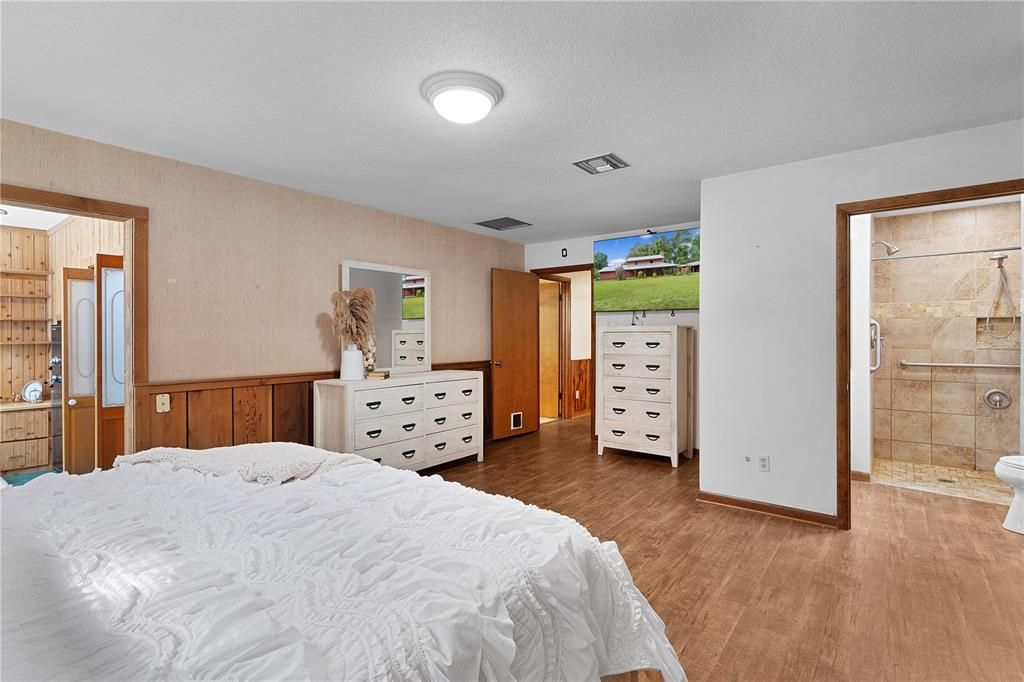 出租: $2,599 (3 贝兹, 2 浴室, 2708 平方英尺)