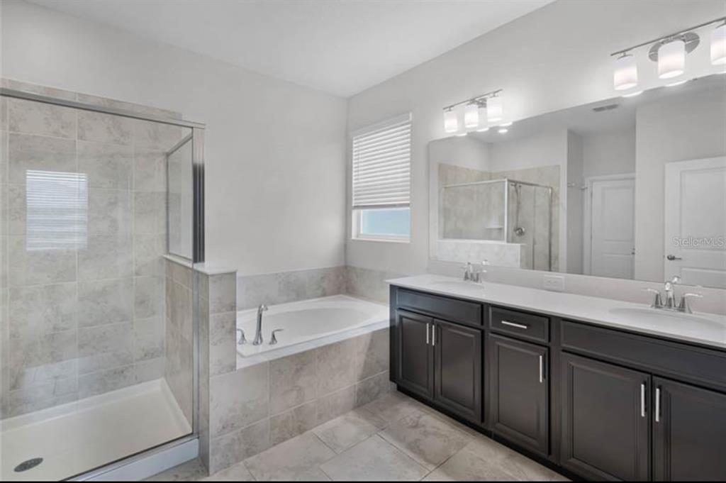 For Rent: $2,700 (4 beds, 3 baths, 2077 Square Feet)