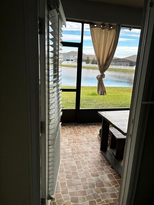 For Rent: $2,700 (4 beds, 3 baths, 2077 Square Feet)