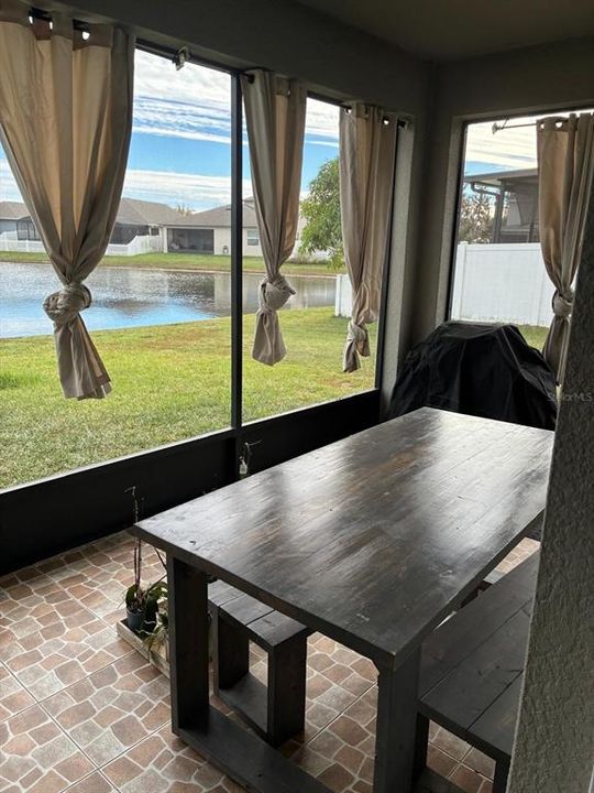 For Rent: $2,700 (4 beds, 3 baths, 2077 Square Feet)