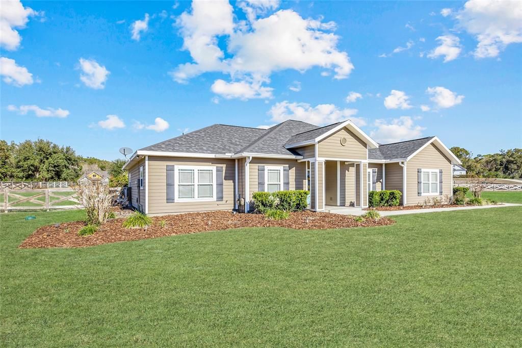 待售: $599,000 (4 贝兹, 2 浴室, 2323 平方英尺)