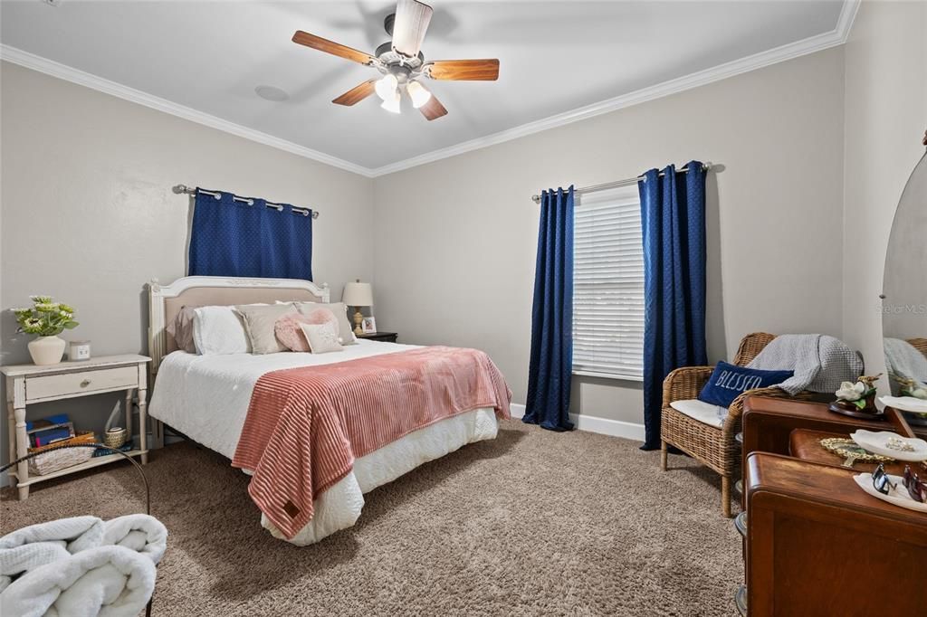 待售: $599,000 (4 贝兹, 2 浴室, 2323 平方英尺)