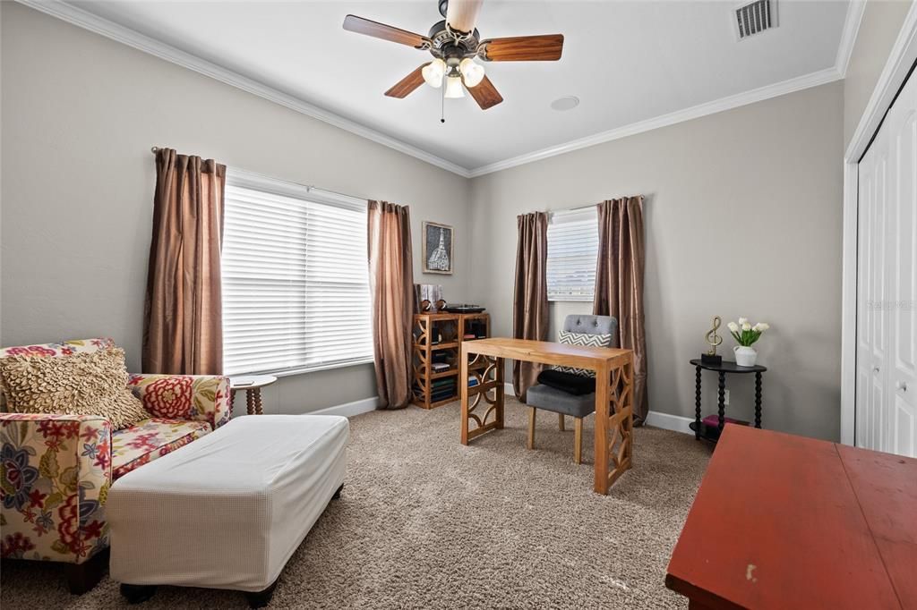 待售: $599,000 (4 贝兹, 2 浴室, 2323 平方英尺)