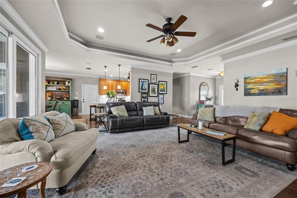 待售: $599,000 (4 贝兹, 2 浴室, 2323 平方英尺)