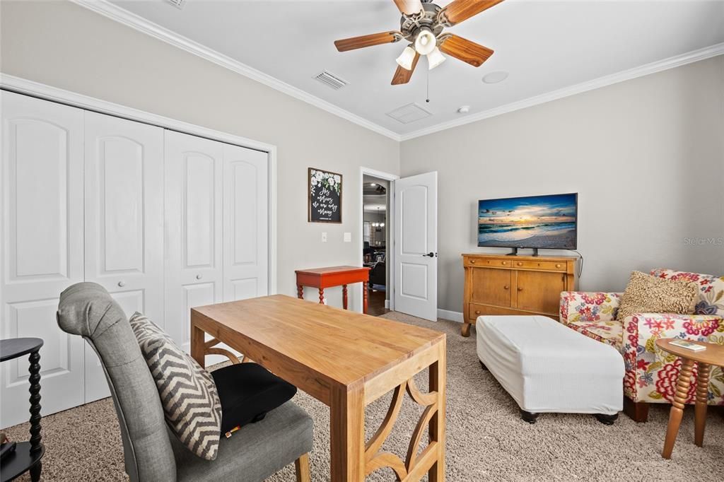 待售: $599,000 (4 贝兹, 2 浴室, 2323 平方英尺)