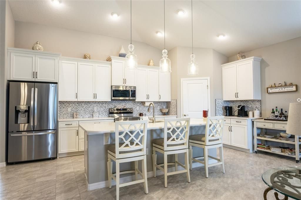 For Sale: $439,900 (3 beds, 2 baths, 1905 Square Feet)