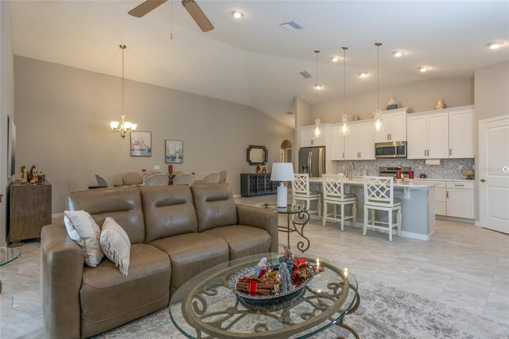 For Sale: $439,900 (3 beds, 2 baths, 1905 Square Feet)