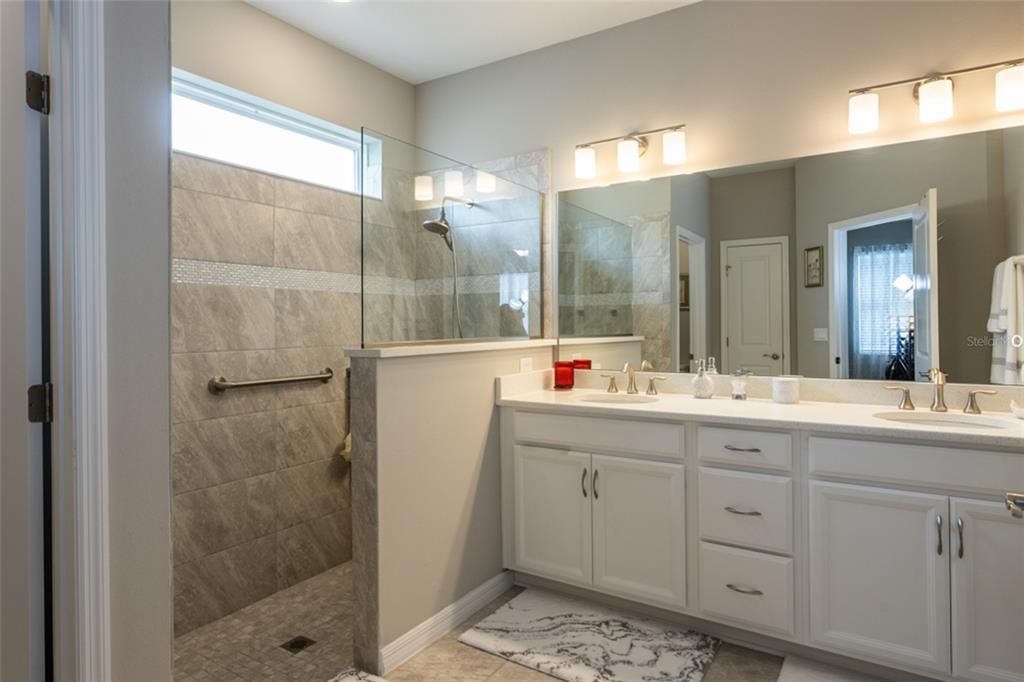 For Sale: $439,900 (3 beds, 2 baths, 1905 Square Feet)