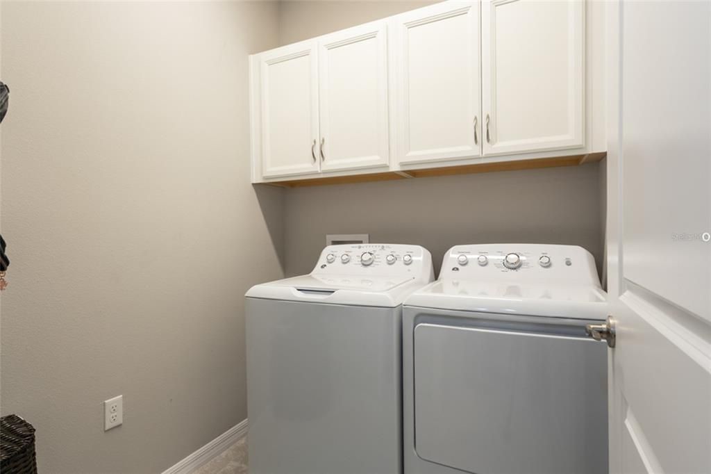 For Sale: $439,900 (3 beds, 2 baths, 1905 Square Feet)