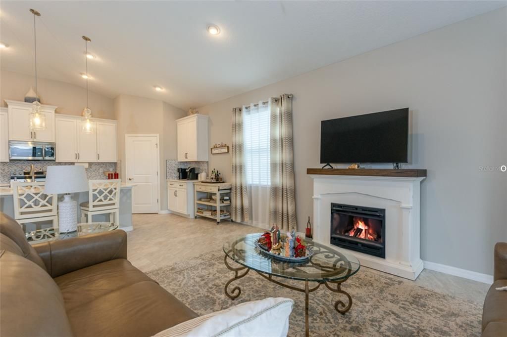 For Sale: $439,900 (3 beds, 2 baths, 1905 Square Feet)