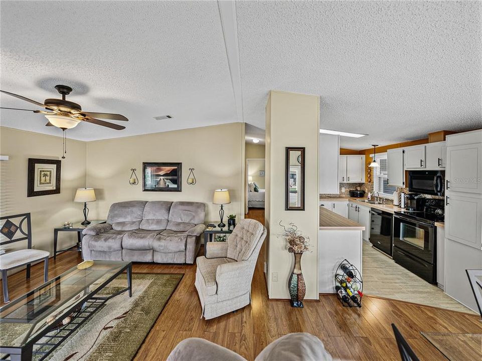 En Venta: $152,500 (2 camas, 2 baños, 864 Pies cuadrados)