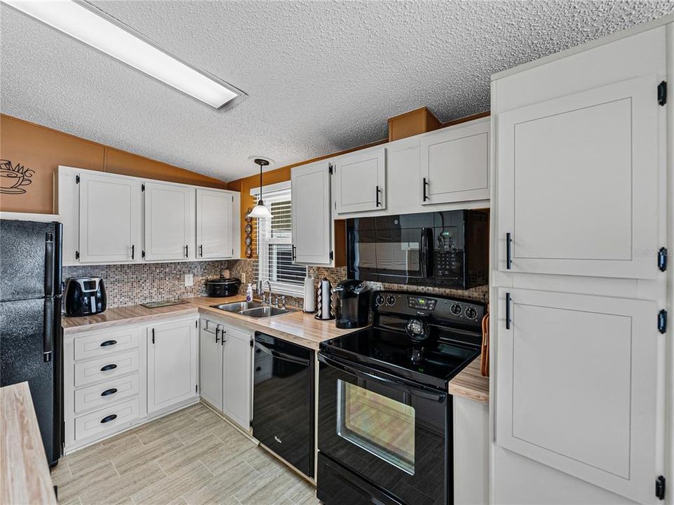 En Venta: $152,500 (2 camas, 2 baños, 864 Pies cuadrados)