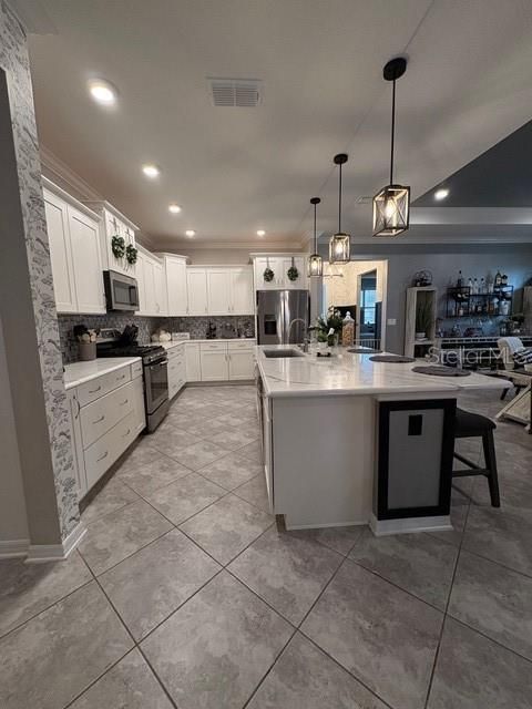 For Sale: $429,919 (2 beds, 2 baths, 2369 Square Feet)