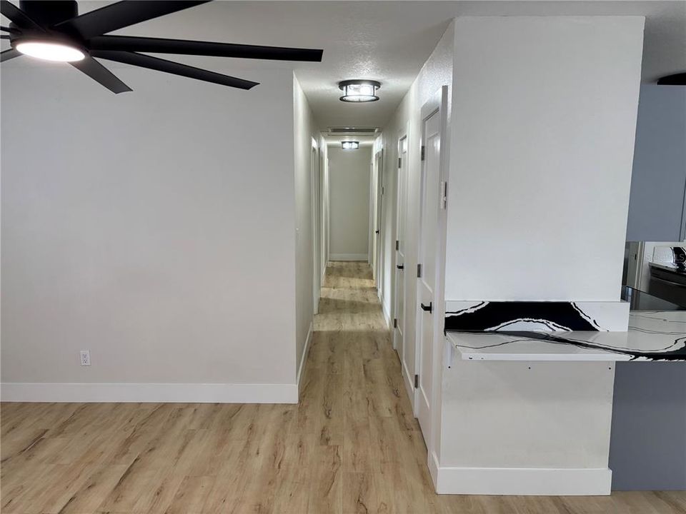 待售: $215,000 (4 贝兹, 1 浴室, 1128 平方英尺)