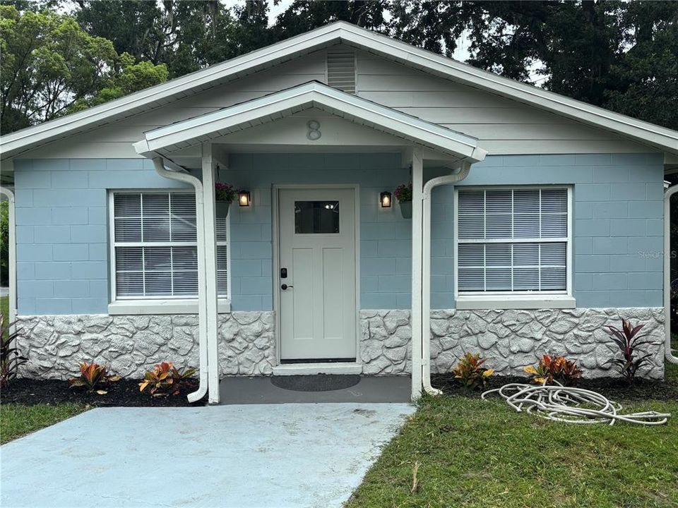 待售: $215,000 (4 贝兹, 1 浴室, 1128 平方英尺)