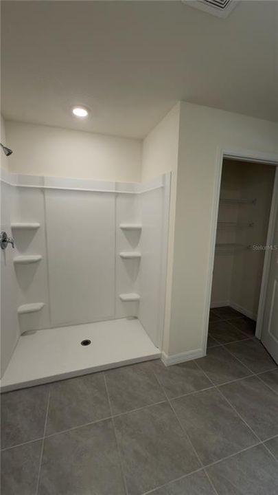 出租: $2,500 (5 贝兹, 3 浴室, 2481 平方英尺)