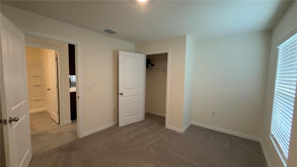 出租: $2,500 (5 贝兹, 3 浴室, 2481 平方英尺)