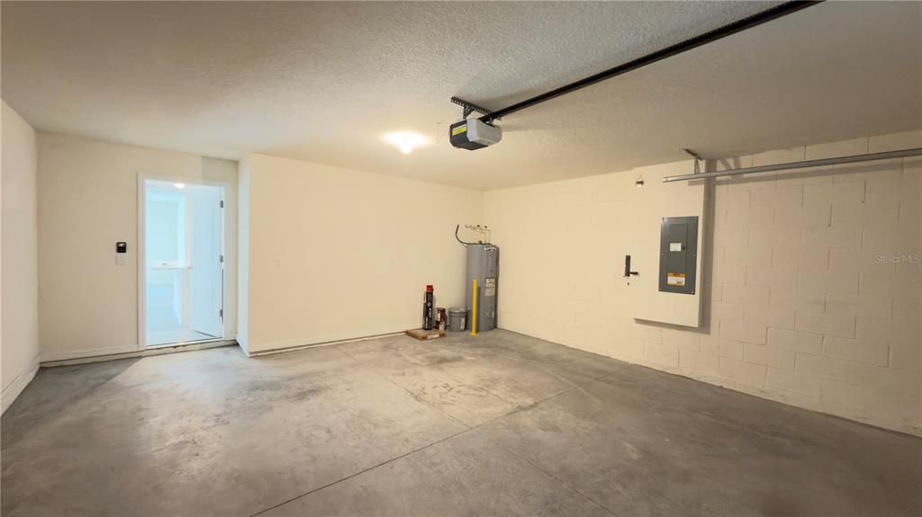 出租: $2,500 (5 贝兹, 3 浴室, 2481 平方英尺)