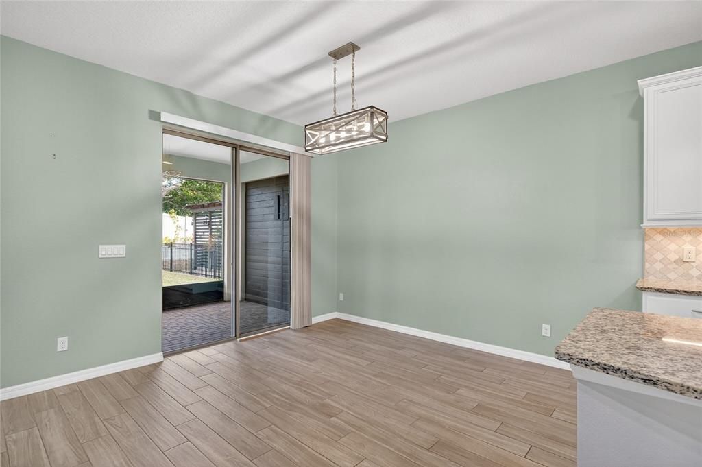 На продажу: $530,000 (5 спален, 3 ванн, 2677 Квадратных фут)