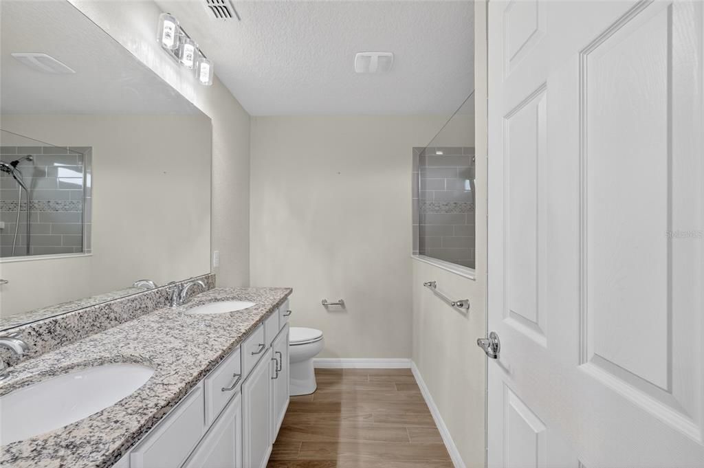 На продажу: $530,000 (5 спален, 3 ванн, 2677 Квадратных фут)