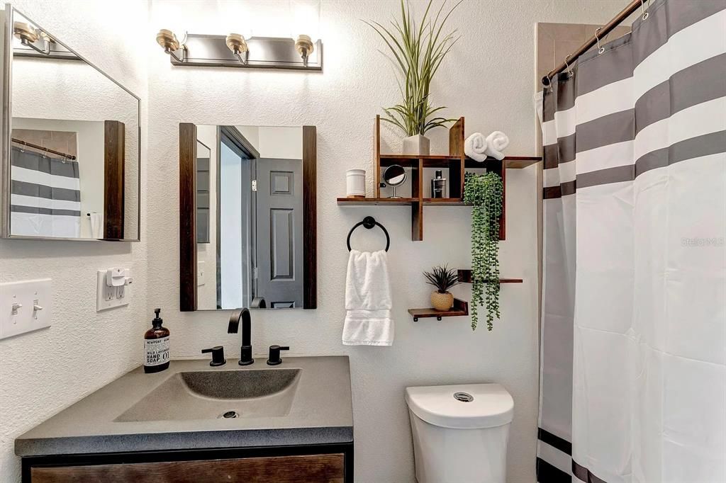 En Venta: $400,000 (3 camas, 2 baños, 1572 Pies cuadrados)