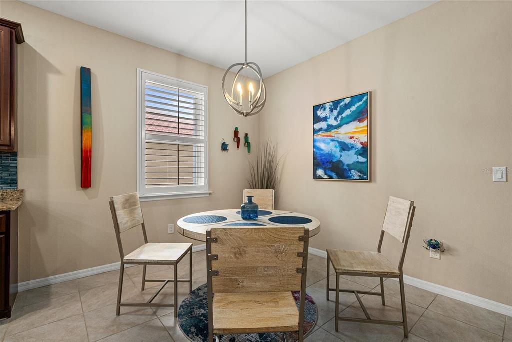 待售: $625,000 (4 贝兹, 3 浴室, 2369 平方英尺)