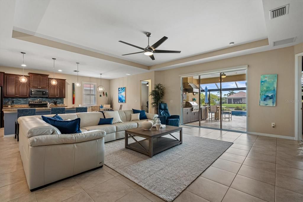 待售: $625,000 (4 贝兹, 3 浴室, 2369 平方英尺)