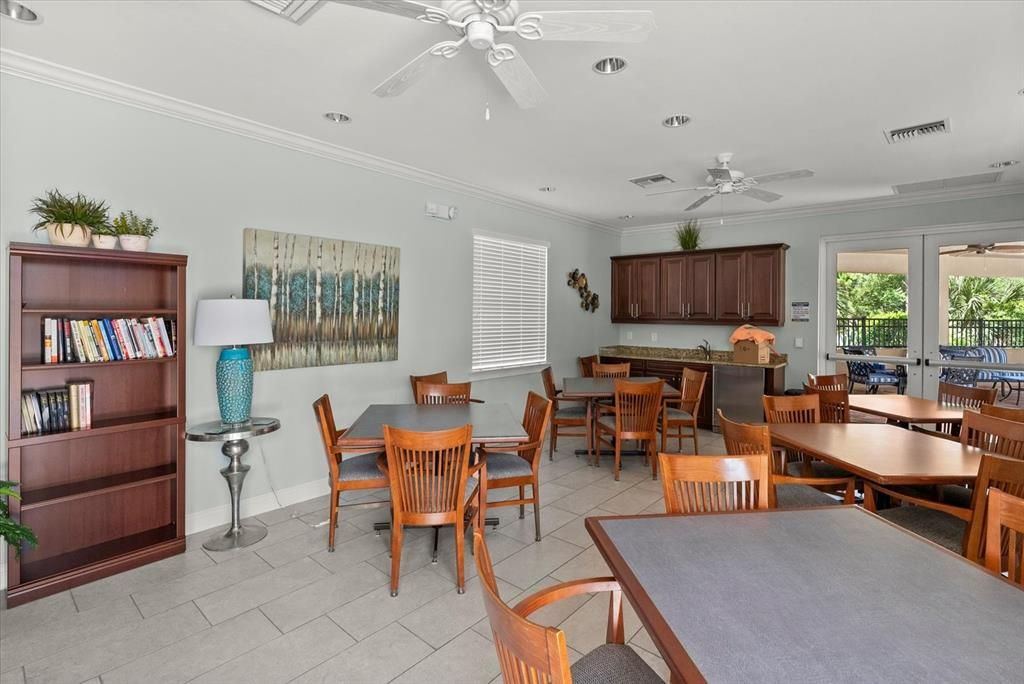 待售: $625,000 (4 贝兹, 3 浴室, 2369 平方英尺)