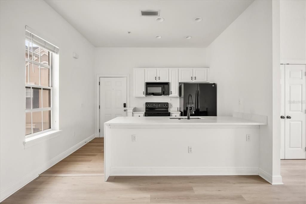 出租: $1,850 (1 贝兹, 1 浴室, 624 平方英尺)