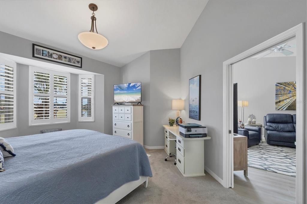 На продажу: $349,900 (2 спален, 2 ванн, 1674 Квадратных фут)