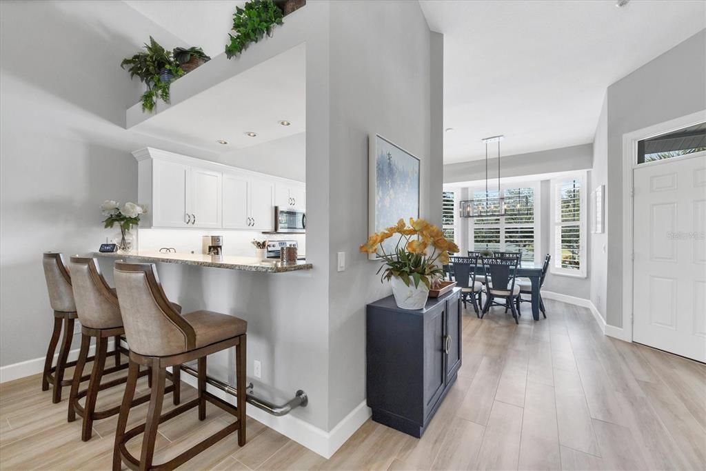 На продажу: $349,900 (2 спален, 2 ванн, 1674 Квадратных фут)