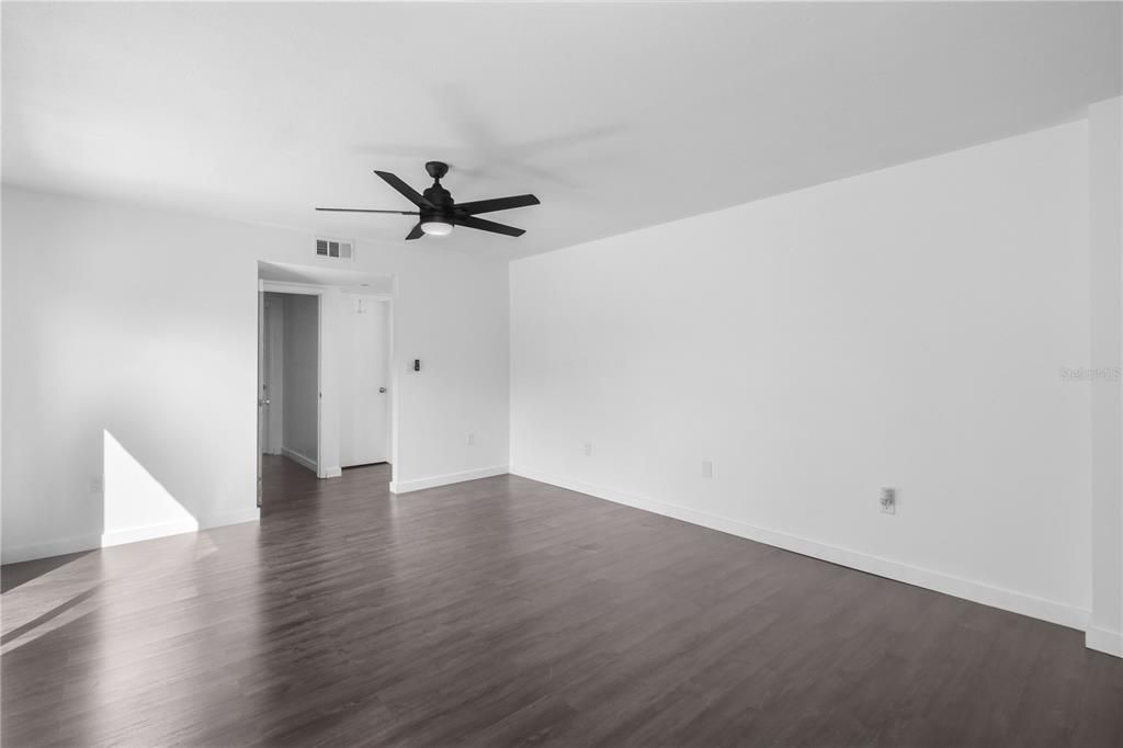 出租: $1,750 (2 贝兹, 2 浴室, 1580 平方英尺)