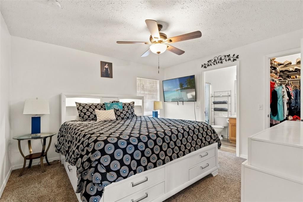 待售: $230,000 (3 贝兹, 2 浴室, 1172 平方英尺)