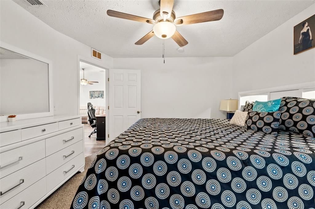 待售: $230,000 (3 贝兹, 2 浴室, 1172 平方英尺)