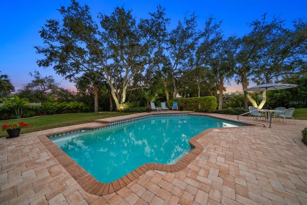 En Venta: $1,199,000 (4 camas, 2 baños, 3096 Pies cuadrados)