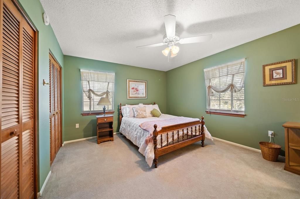 En Venta: $1,199,000 (4 camas, 2 baños, 3096 Pies cuadrados)