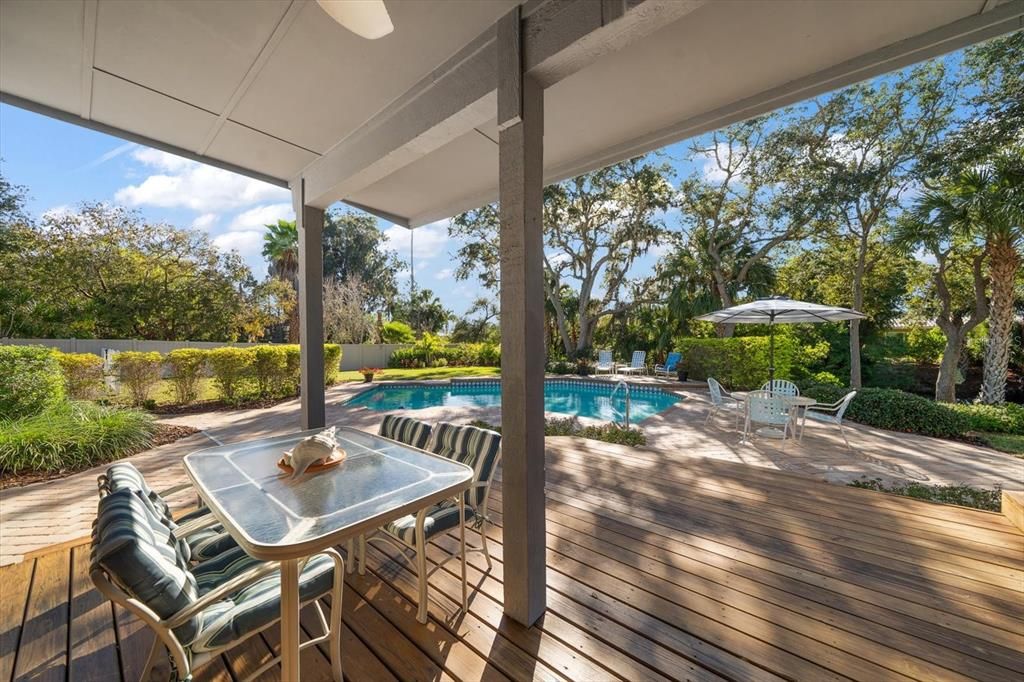 En Venta: $1,199,000 (4 camas, 2 baños, 3096 Pies cuadrados)